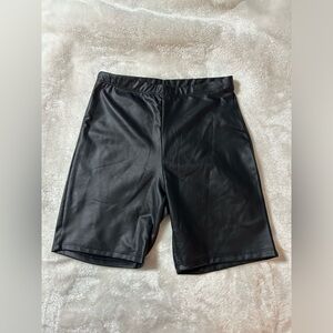 Women’s black high rise stretch Biker Shorts size small